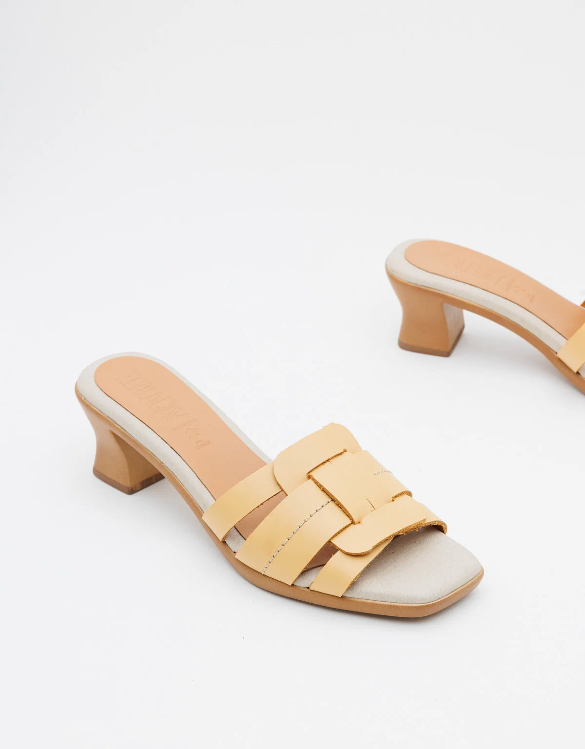 Sandalia Tacón Camel - Dhaka