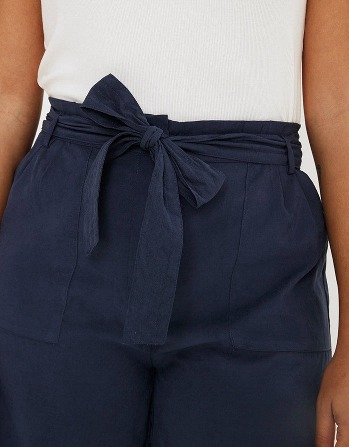 Bermuda Corta con Cinturón - Valiana