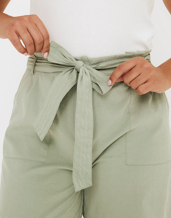 Bermuda Corta con Cinturón - Valiana