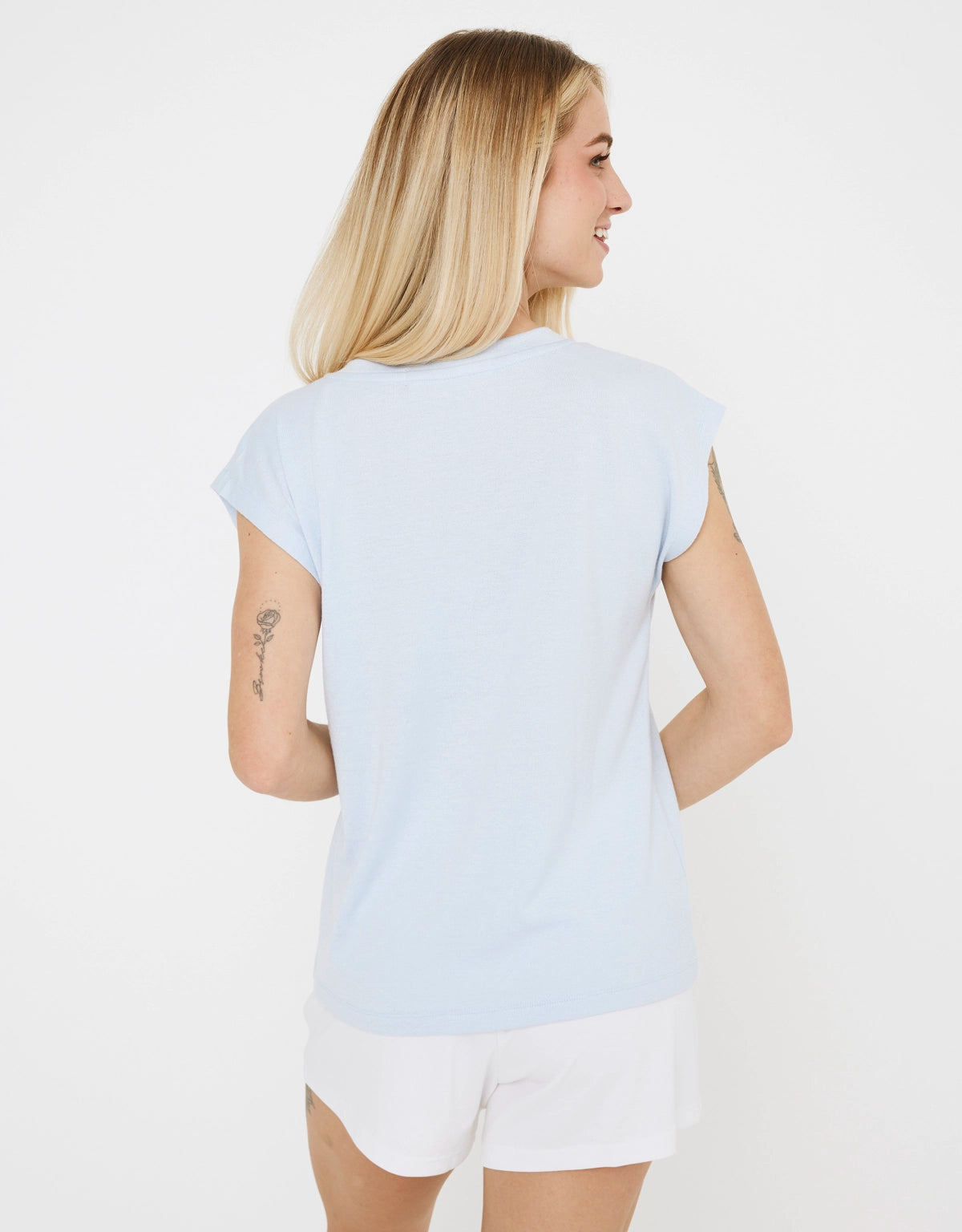 Camiseta Básica Cuello Pico - Imara 2