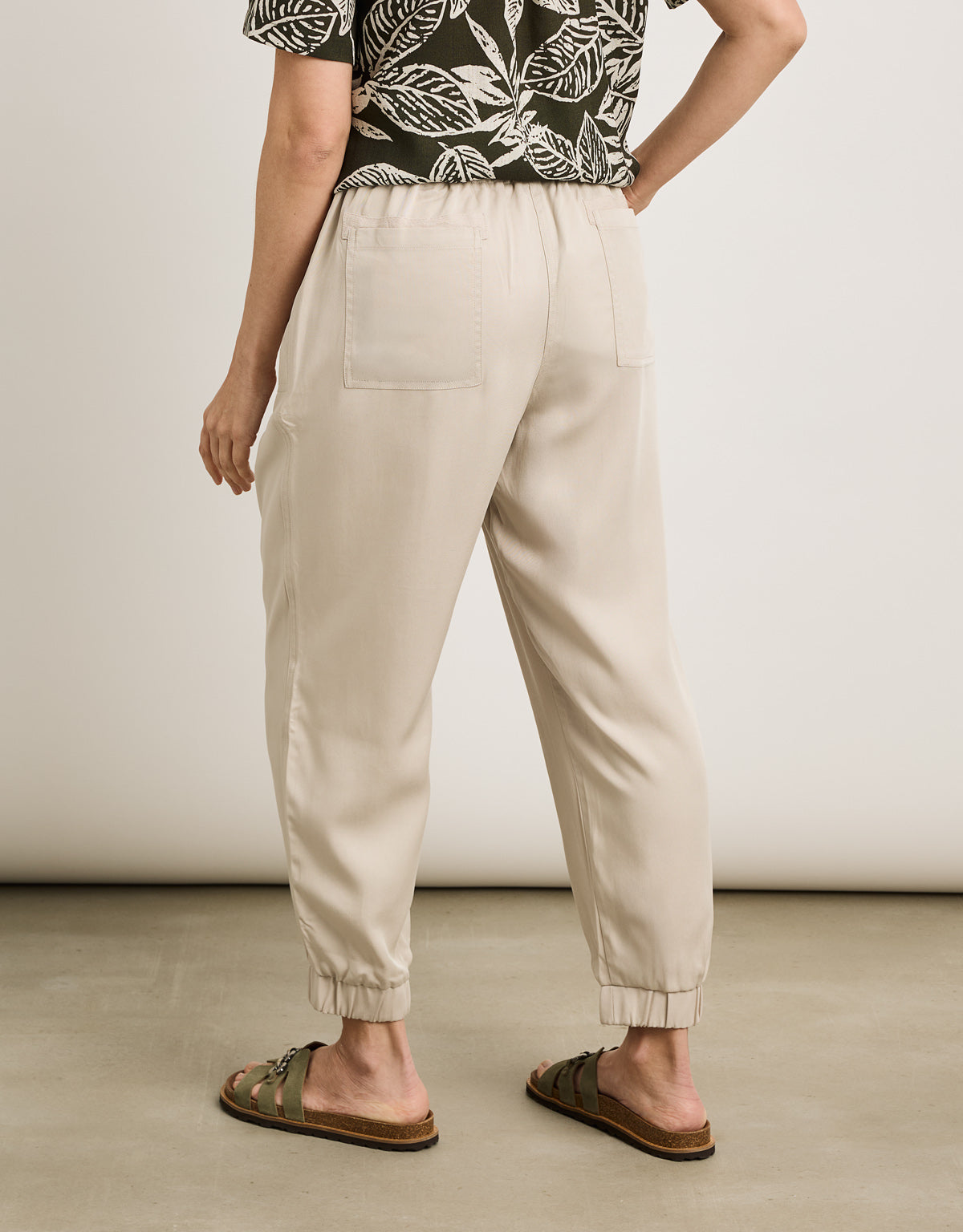 Pantalón Largo Beige - Axelio