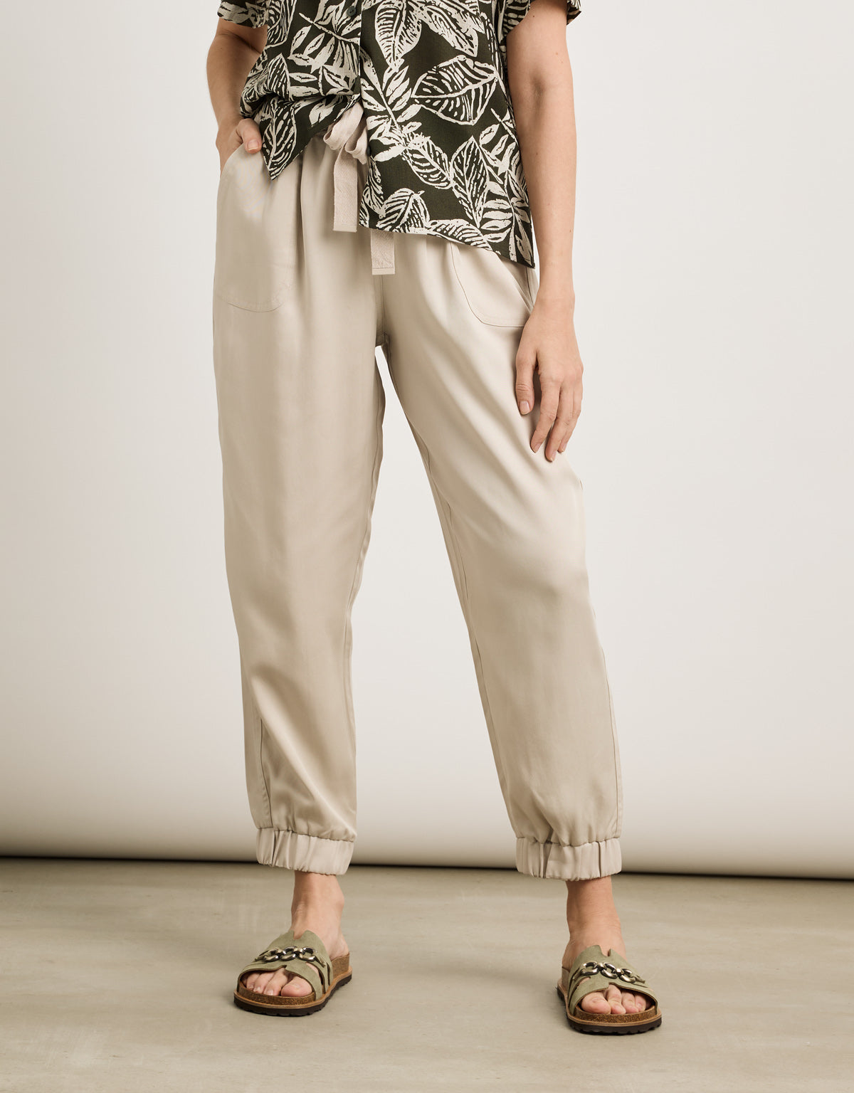 Pantalón Largo Beige - Axelio