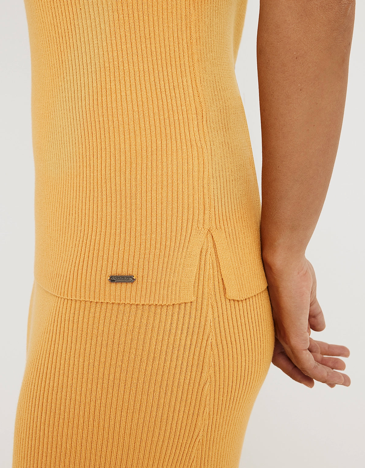 Camiseta Básica Tirantes - Zoltiac