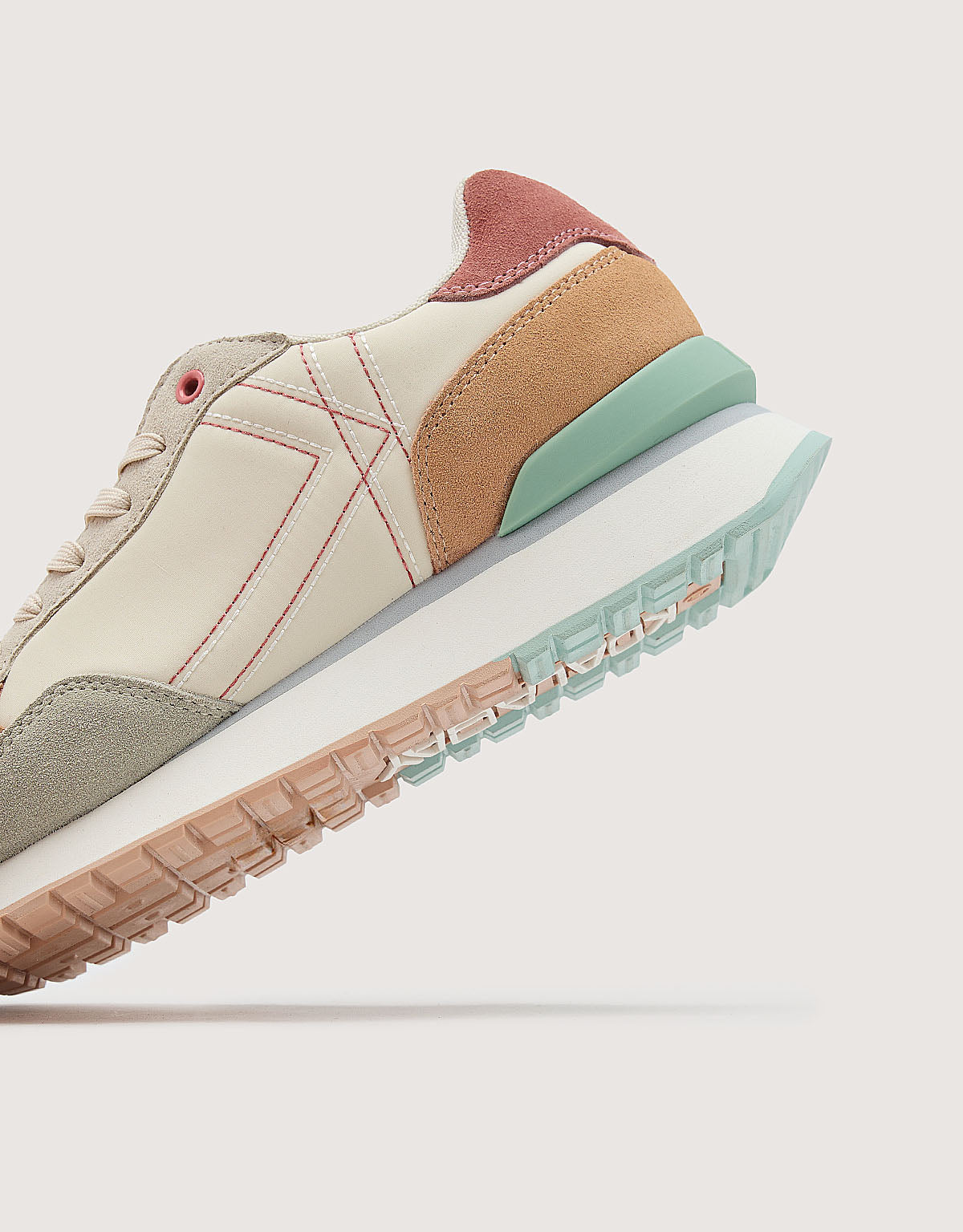 Zapatillas Sneaker Beige - Saturn