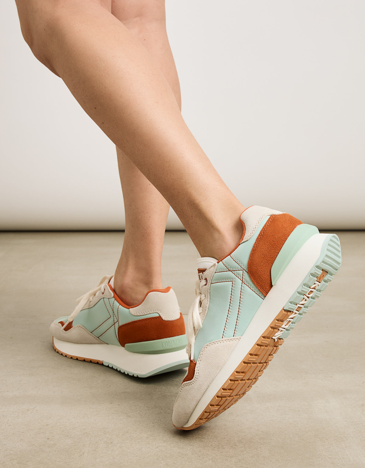 Green Sneaker Shoes - Saturn