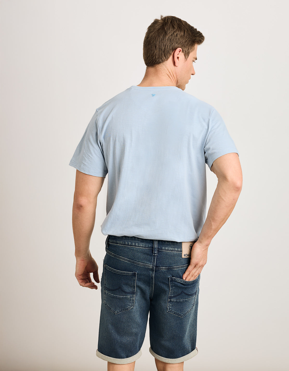 Himmelblaues T-Shirt mit angeschnittenen Ärmeln - Basili