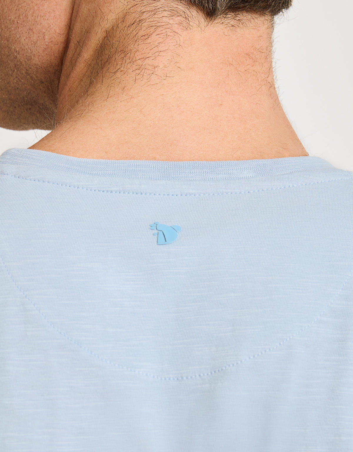 Himmelblaues T-Shirt mit angeschnittenen Ärmeln - Basili