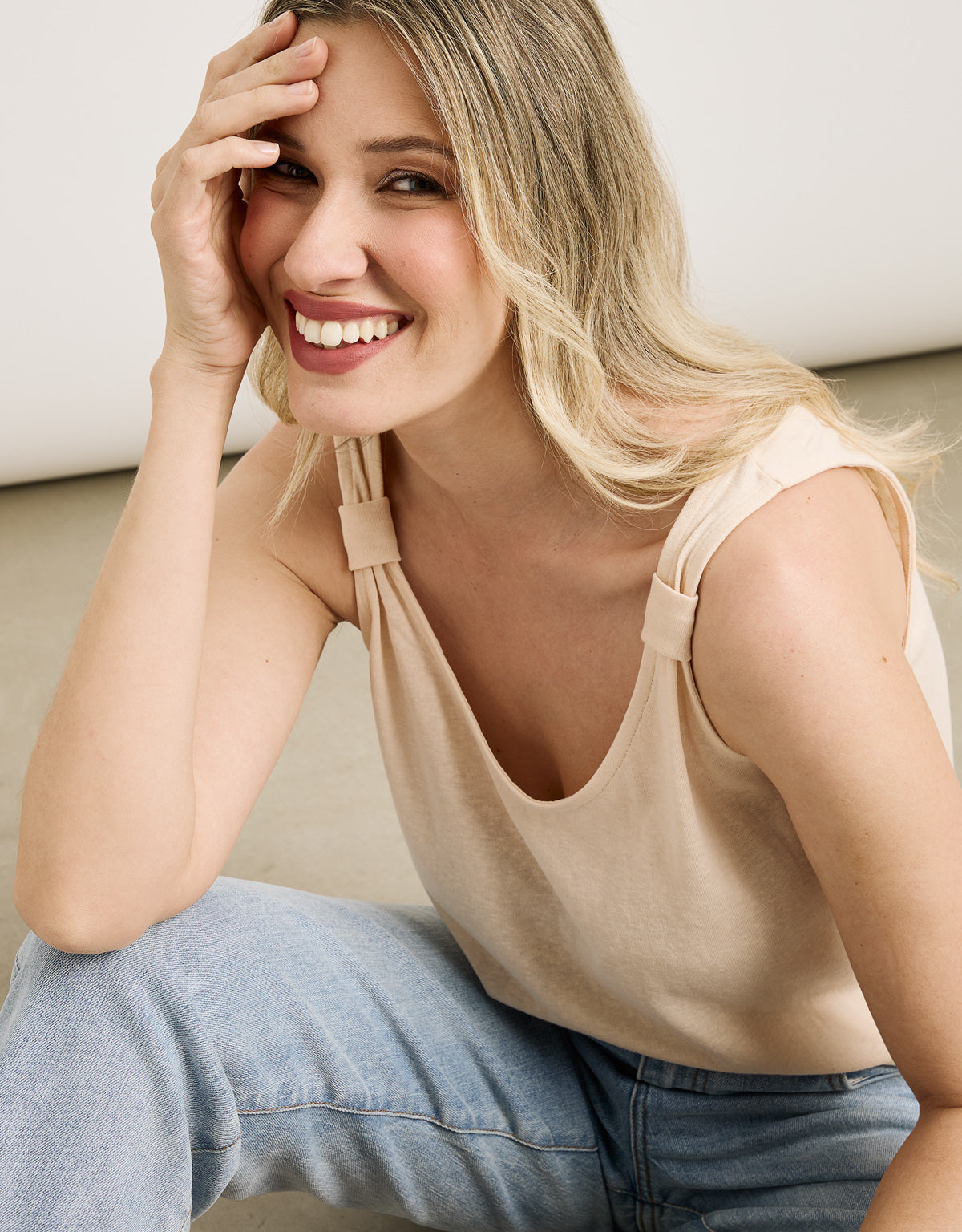 Camiseta Tirantes Beige - Daxin 4