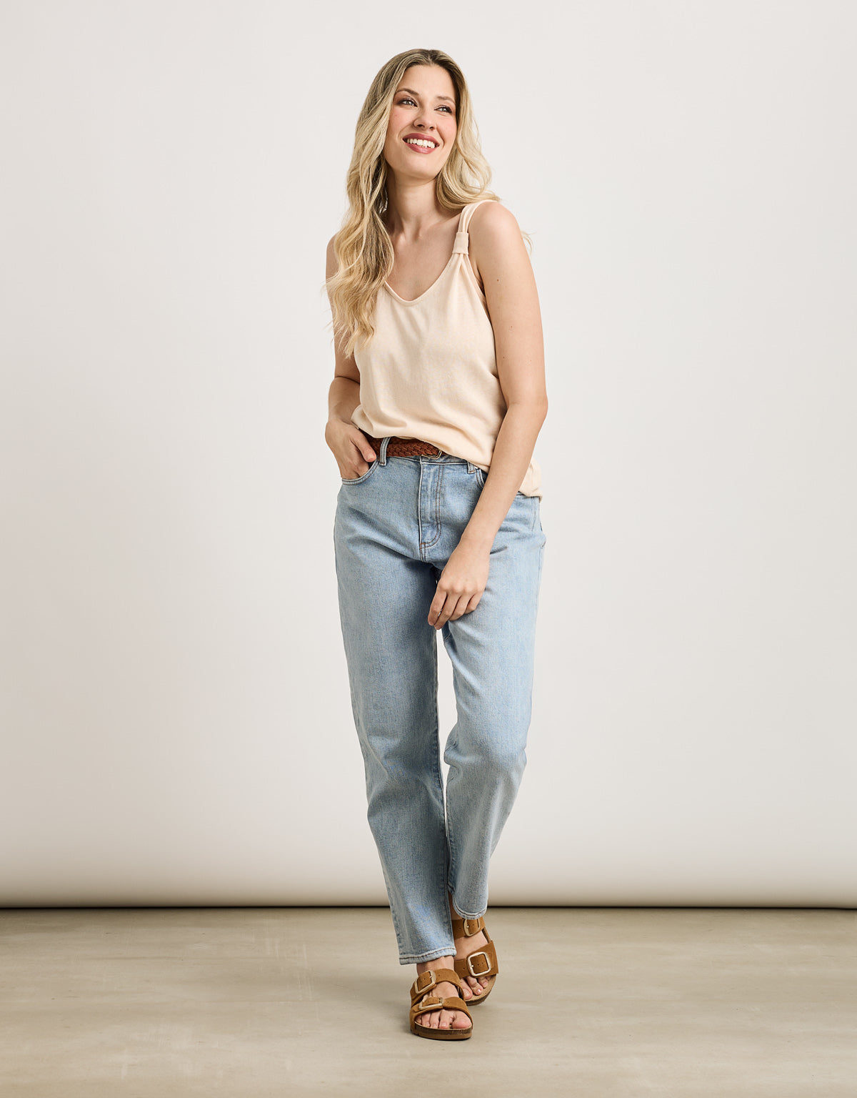 Camiseta Tirantes Beige - Daxin 6