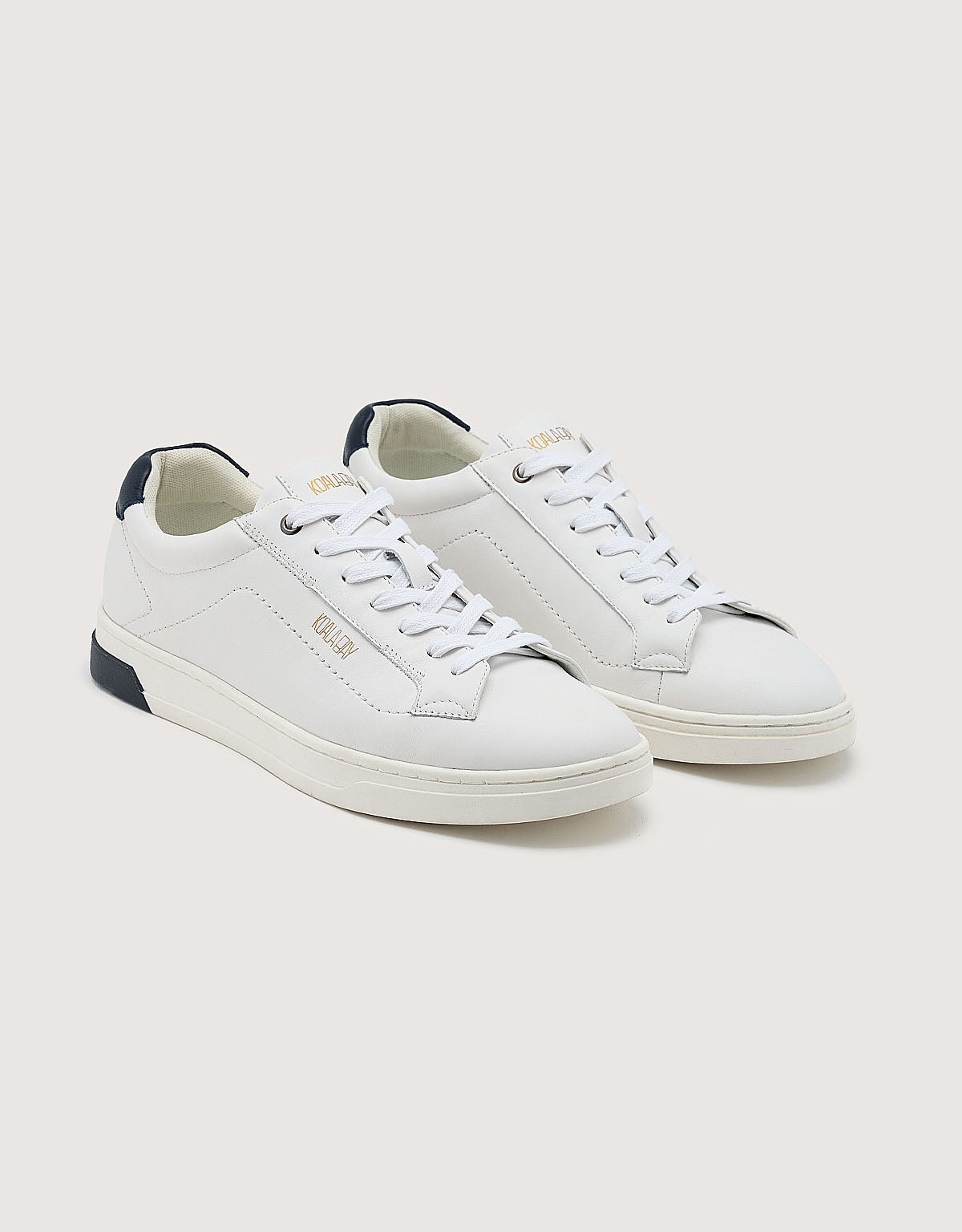 Zapatillas Deportivas Blancas - Ares 2