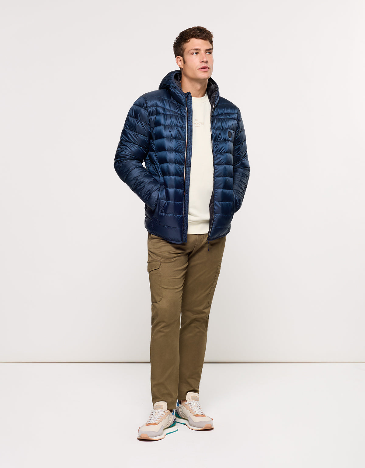 Chaqueta Azul Marino con Capucha - Tuck 8