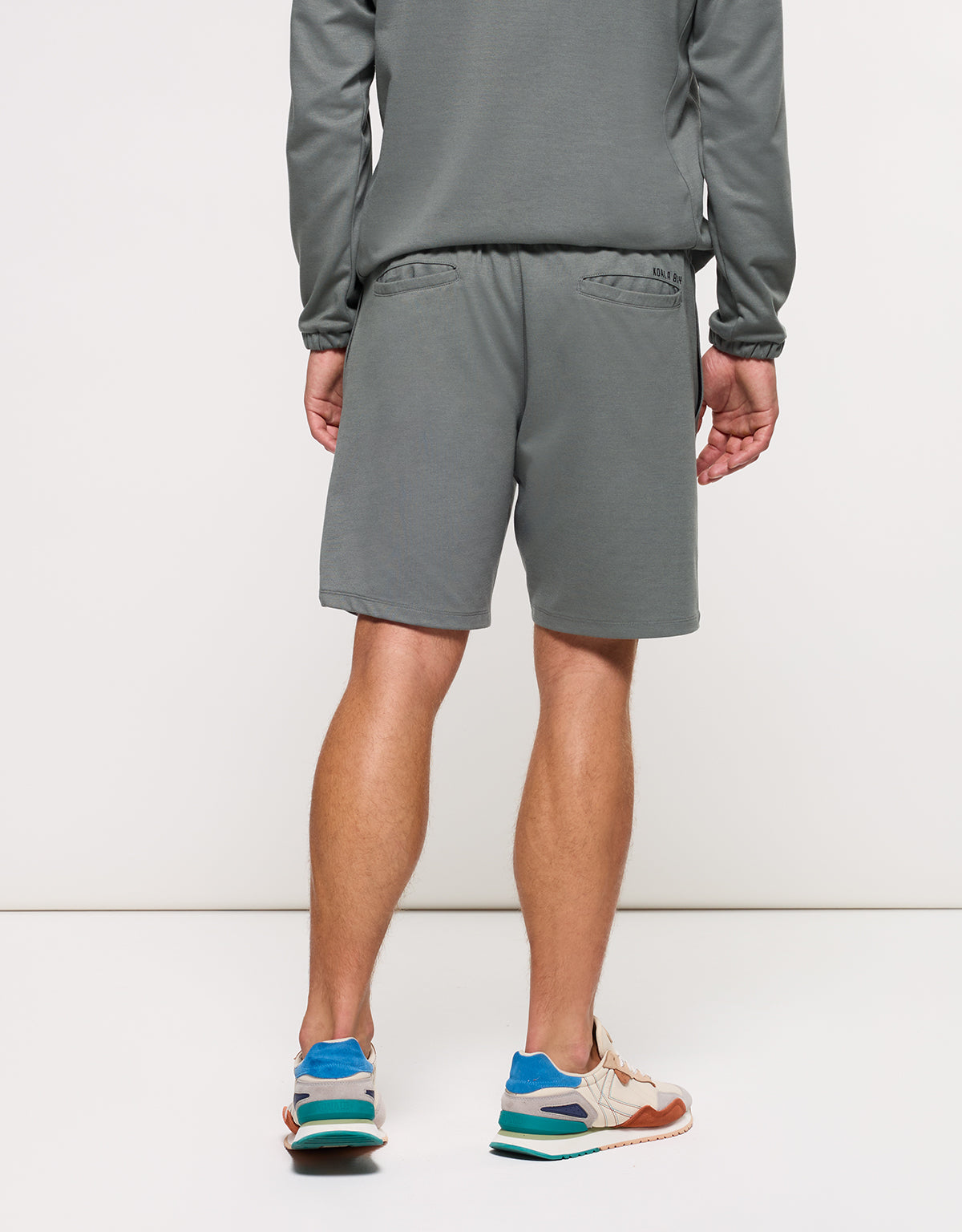 Bermuda Caqui - Post 1