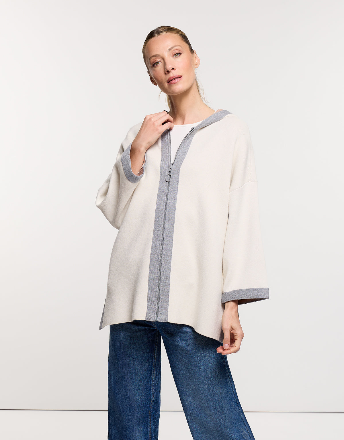 Chaqueta Poncho Blanca - Melbina 1