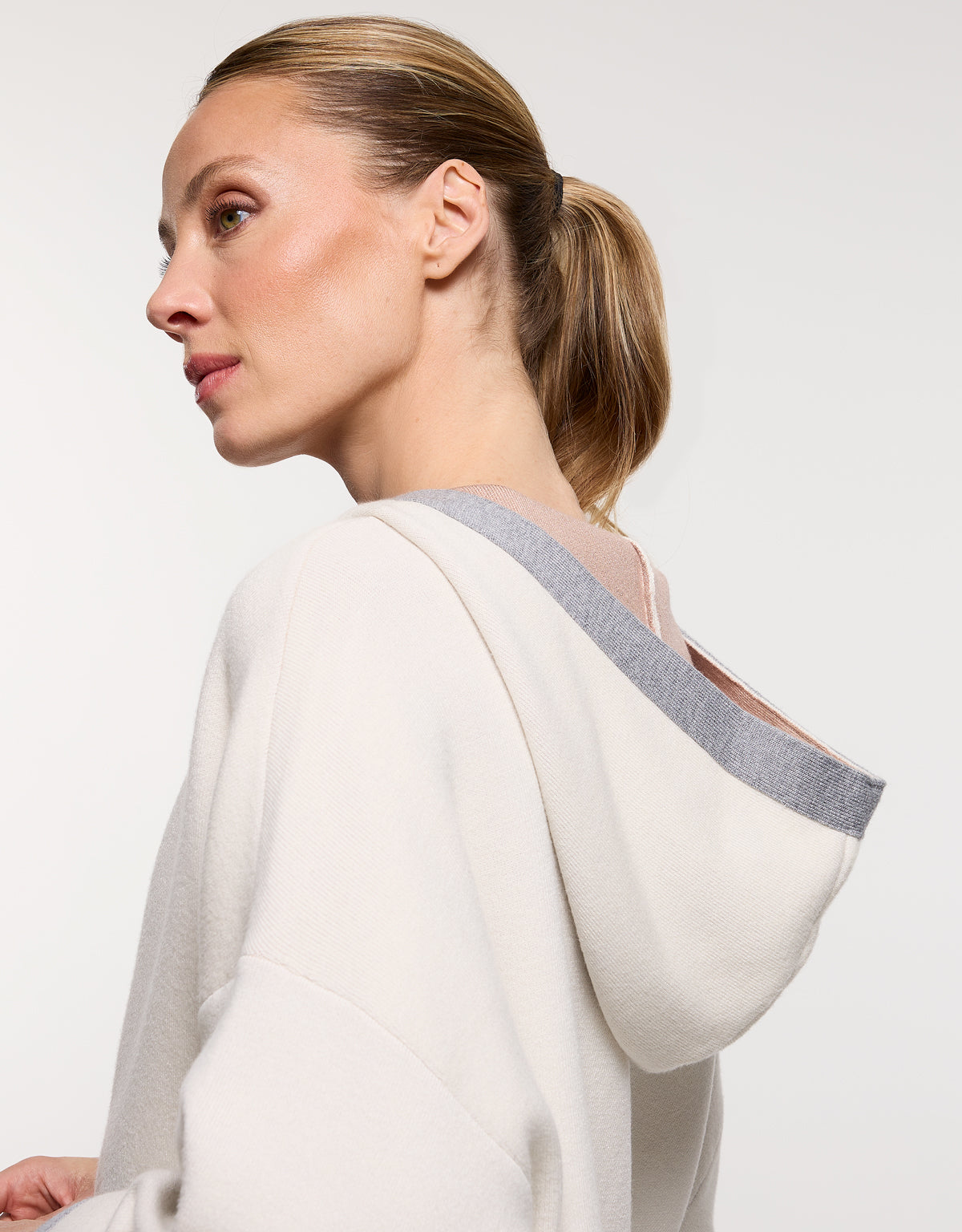 Chaqueta Poncho Blanca - Melbina 5