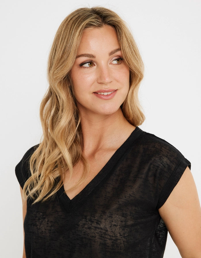 Camiseta Manga Corta Transparencias Negro - Tumi 2