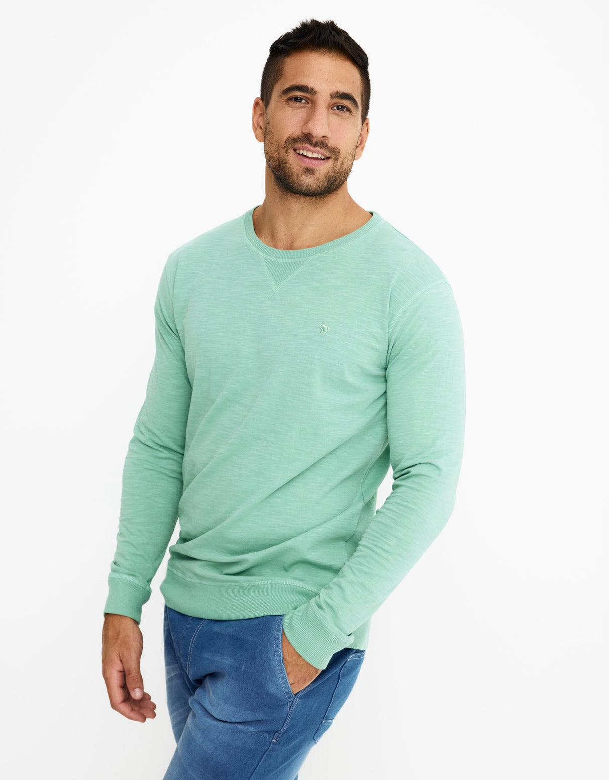 Hoodless jumpers deals