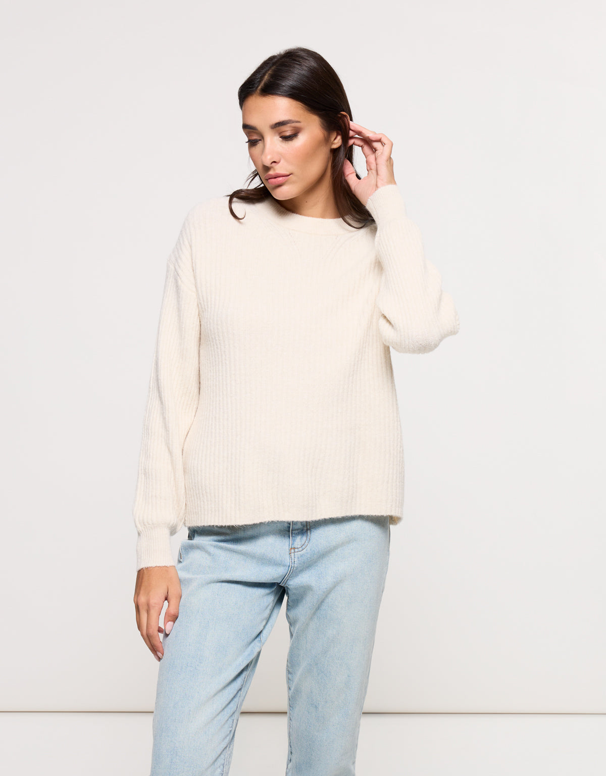 White Basic Long Sleeve Sweater - Capibara