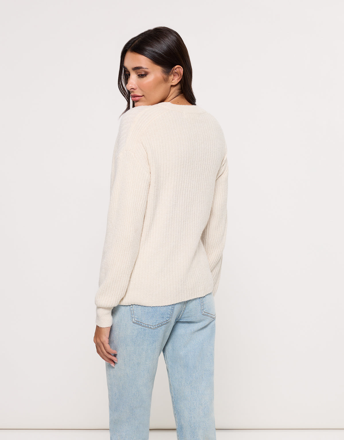 White Basic Long Sleeve Sweater - Capibara