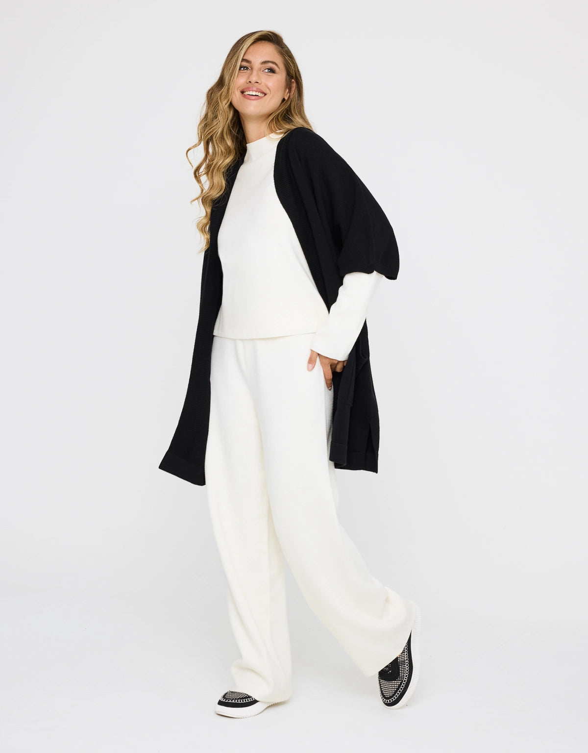 Poncho Abierto Negro - Alfonti 