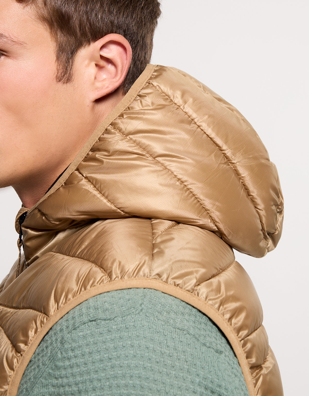 Chaleco Dorado con Capucha - Gisborne 8