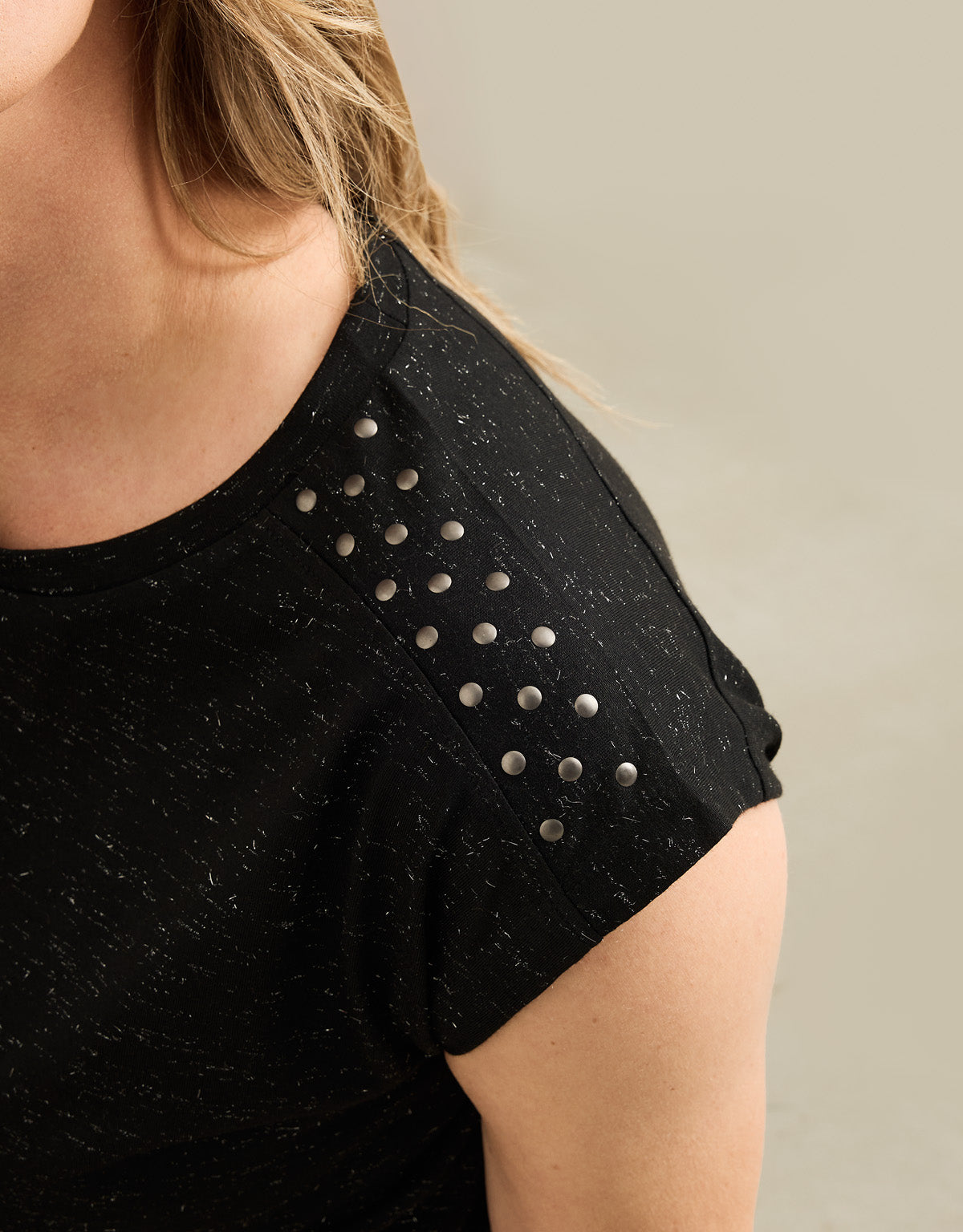 T-shirt noir à manches courtes - Shimera