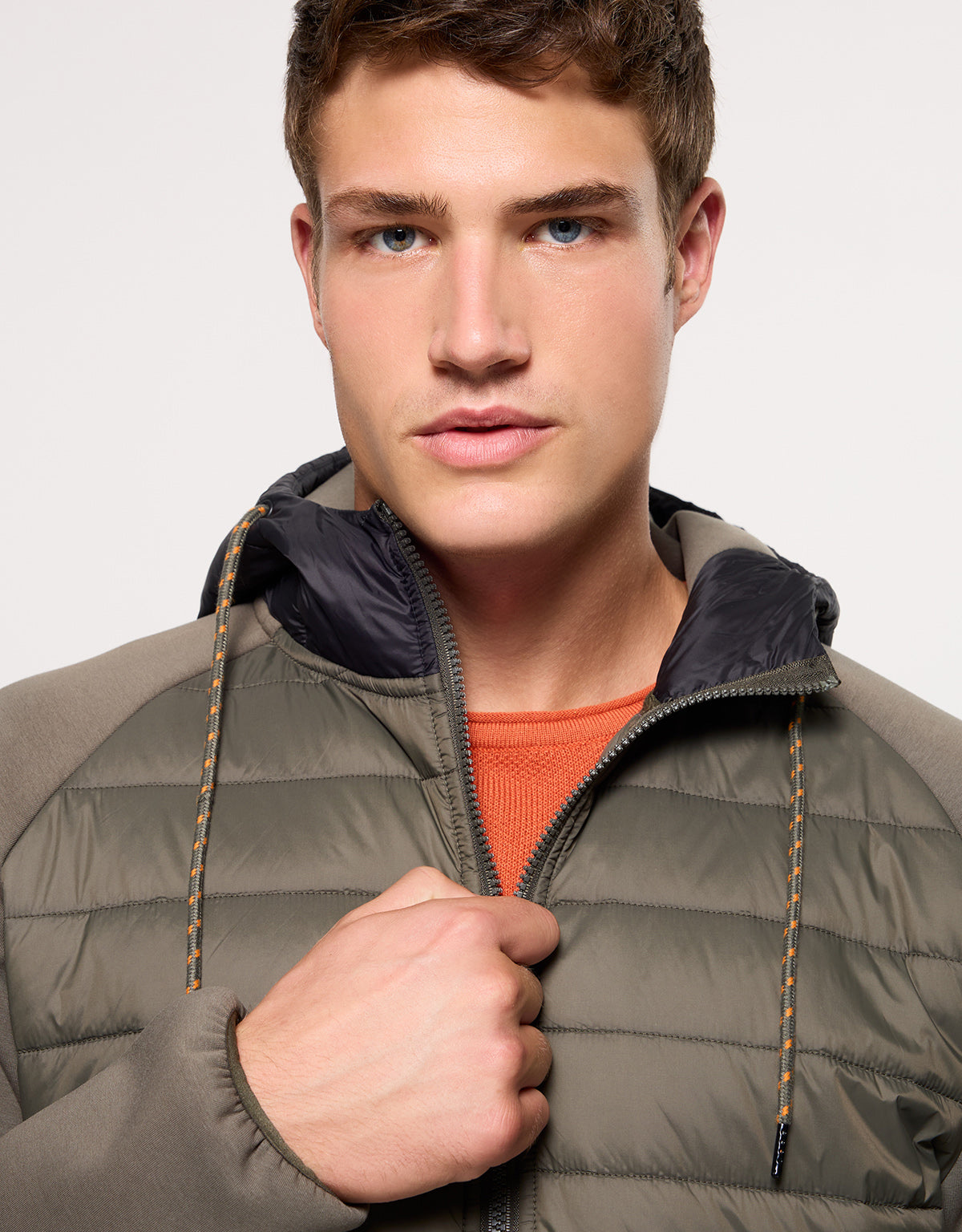 Chaqueta con Capucha Caqui - Nuni 2