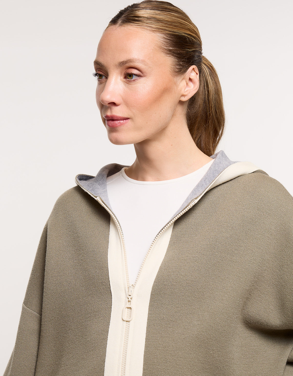 Chaqueta Poncho Caqui - Melbina 2